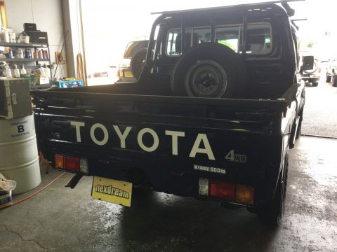 ランクル70　ピックアップ　再販モデル　コン　TOYOTAデカール　LINE-X施工　前後デフロック